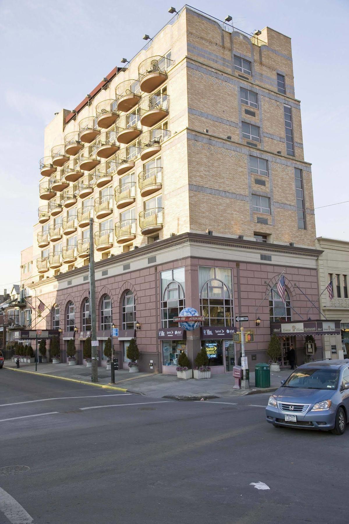 The Avenue Plaza Hotel New York Exterior photo